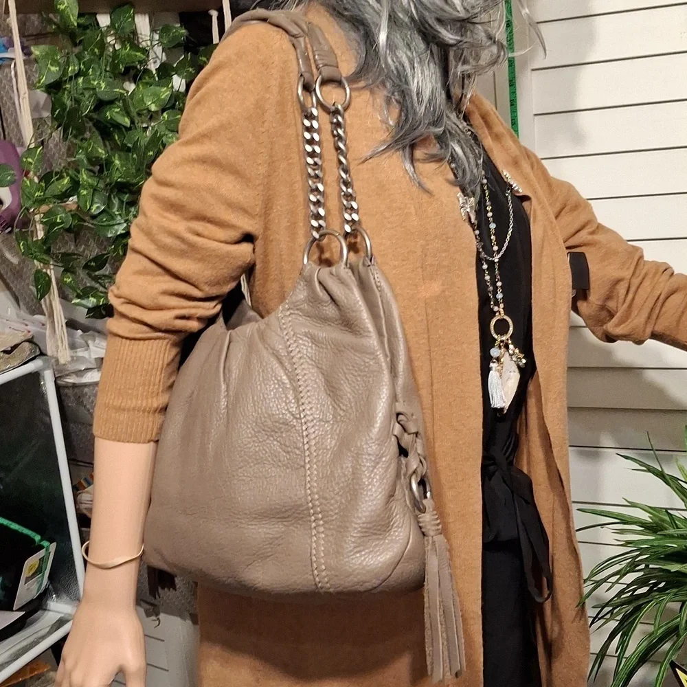 The sak gray leather hobo shoulder bag EUC